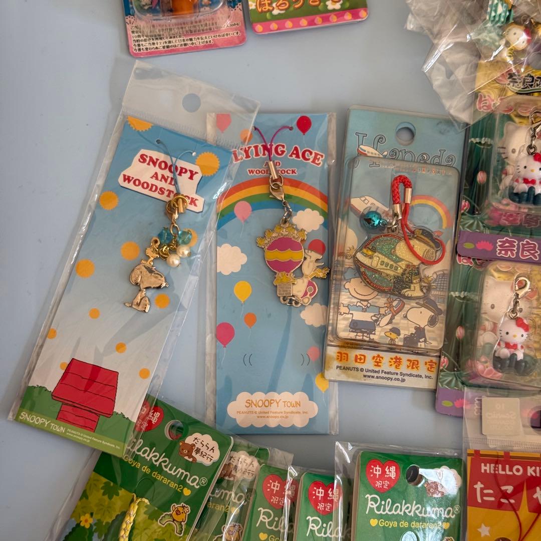 ご当地キティ、リラックマ 、スヌーピー77点まとめ売り 根付け