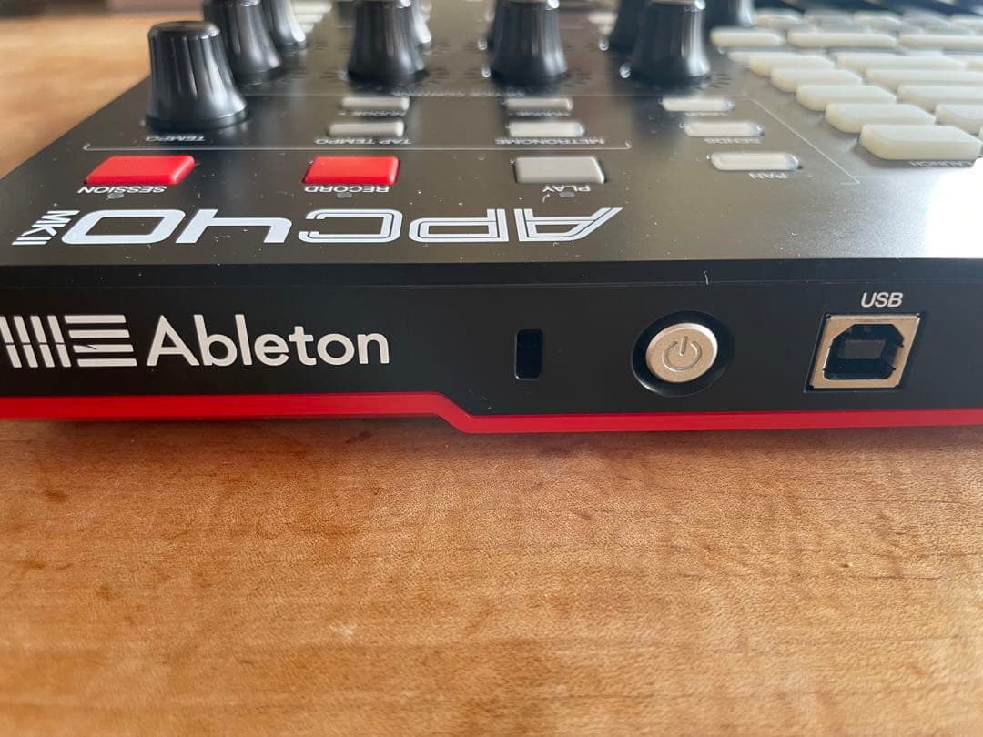 AKAI APC40 MKII コントローラー (一部故障) - メルカリ