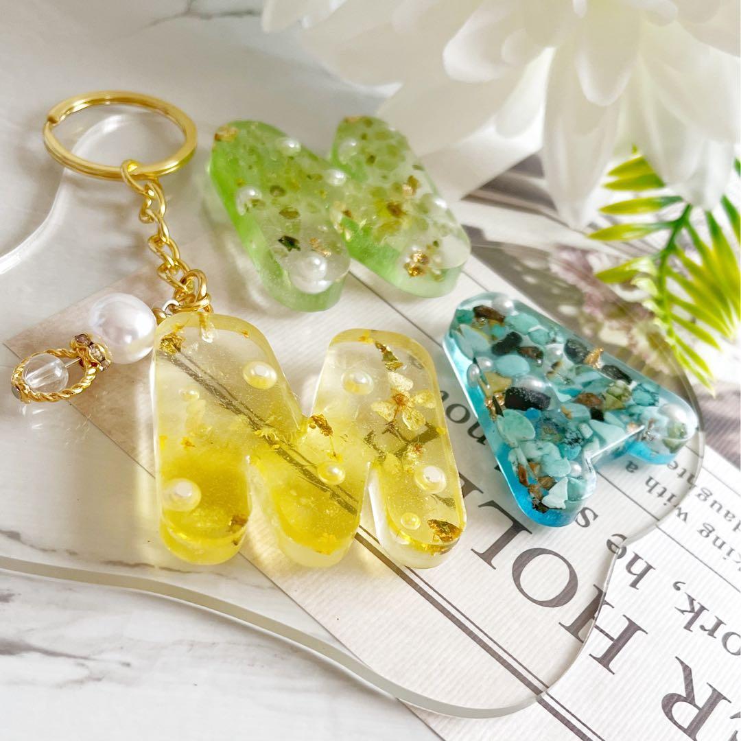 イニシャルキーホルダー オーダーページ 天然石 レジン ハンドメイド