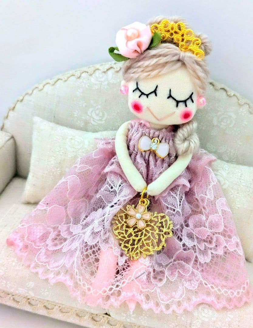 ハンドメイド ドールチャーム バッグチャーム お人形 - メルカリ