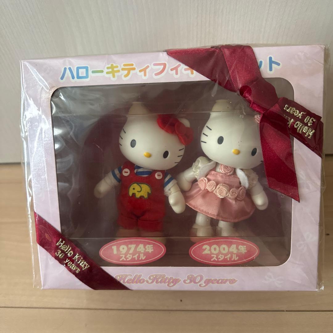 ハローキティ 30周年記念フィギュアセット - メルカリ