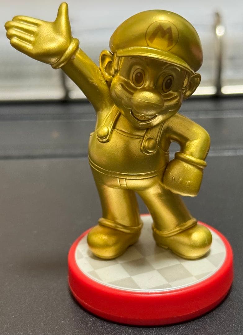 amiibo ゴールドマリオ（マリオ ゴールドver.) - メルカリ