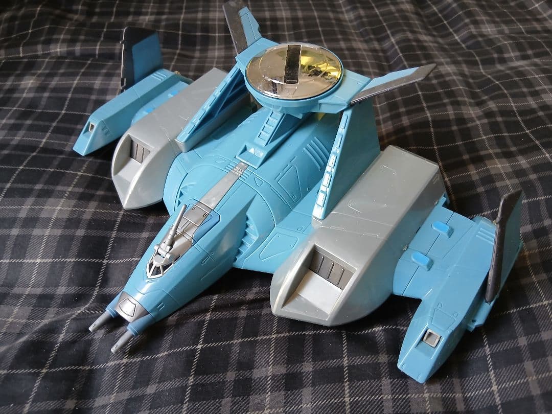ウルトラマンガイア」DX大型輸送戦闘機ピースキャリー（当時モノ