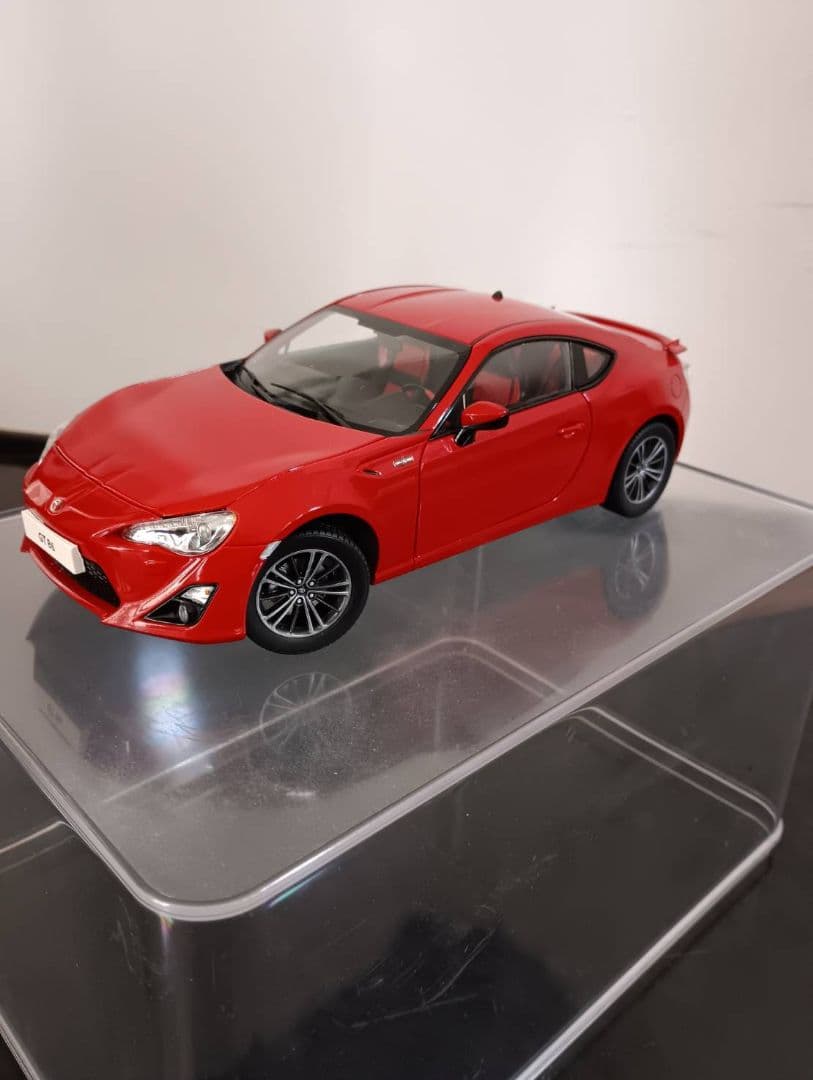 トヨタ　86左ハンドル1:18 レアな1/18センチュリードラゴンのトヨタ86(左ハンドル)です♪｜てつ
