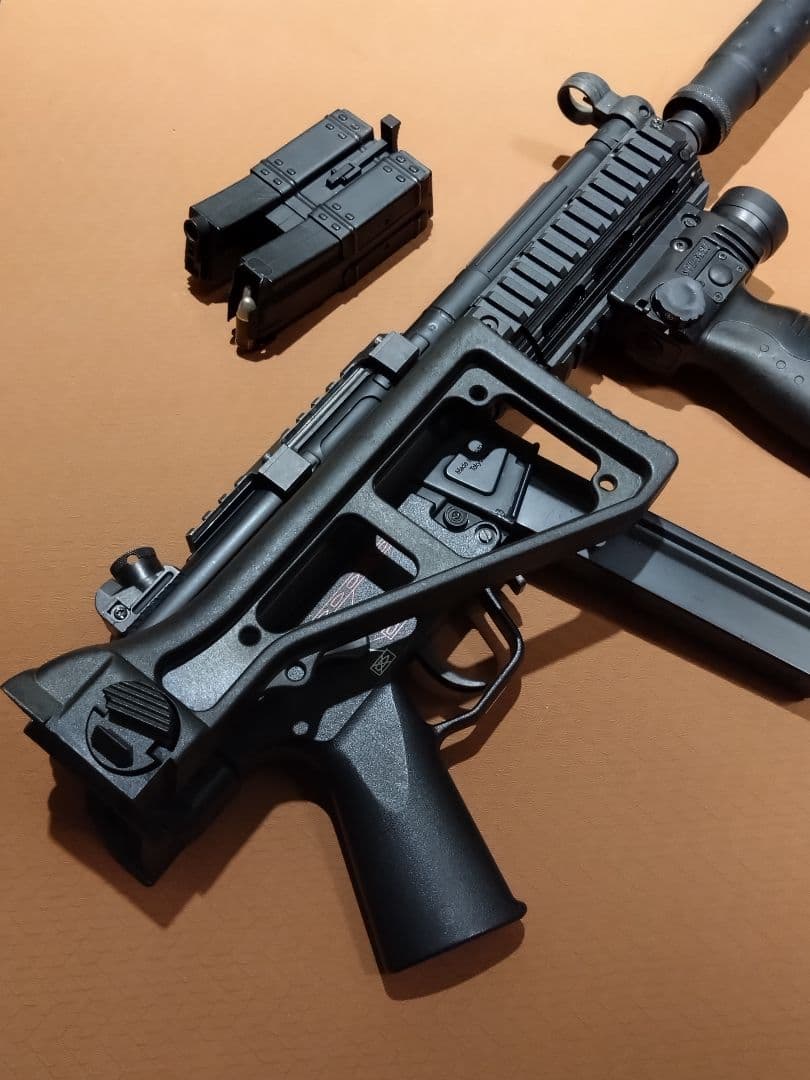 東京マルイ MP5 外装カスタム 初速90 STD電動ガン ※ライトは飾りです