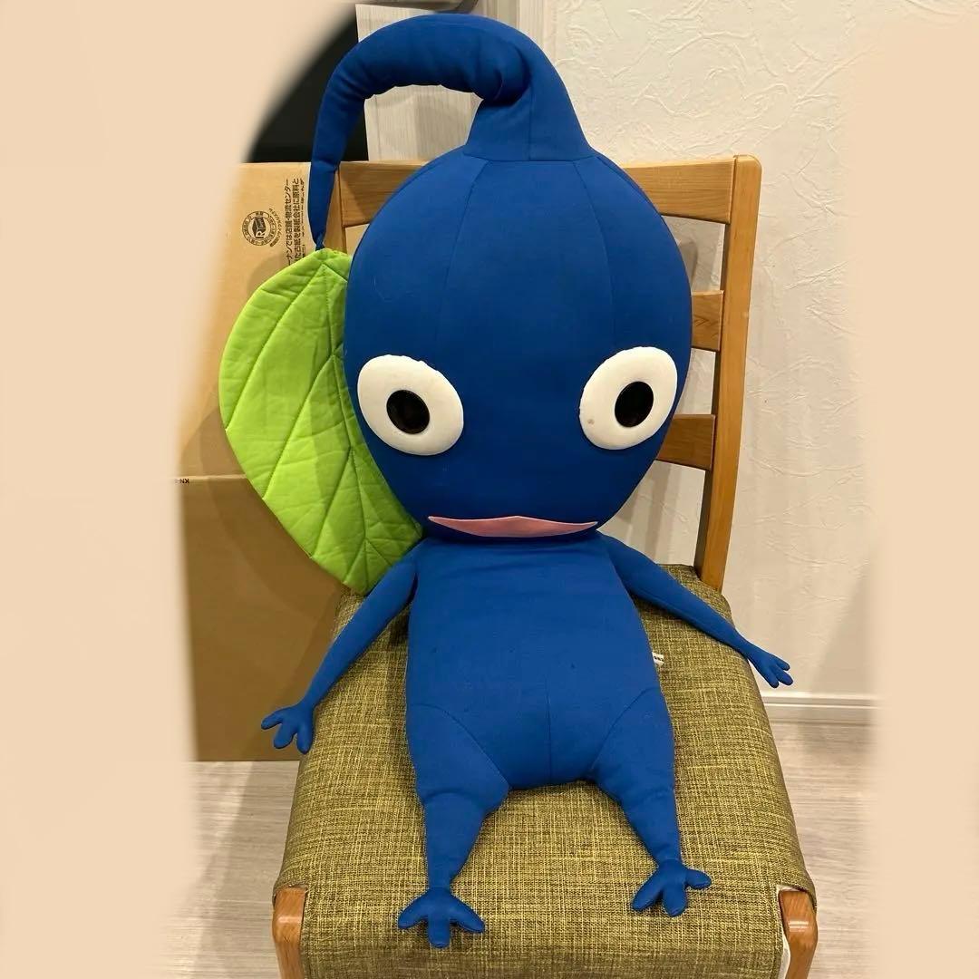 ピクミン　巨大ぬいぐるみ　青ピクミン　2001年 ピクミン 巨大ぬいぐるみ 青ピクミン 2001年 - メルカリ