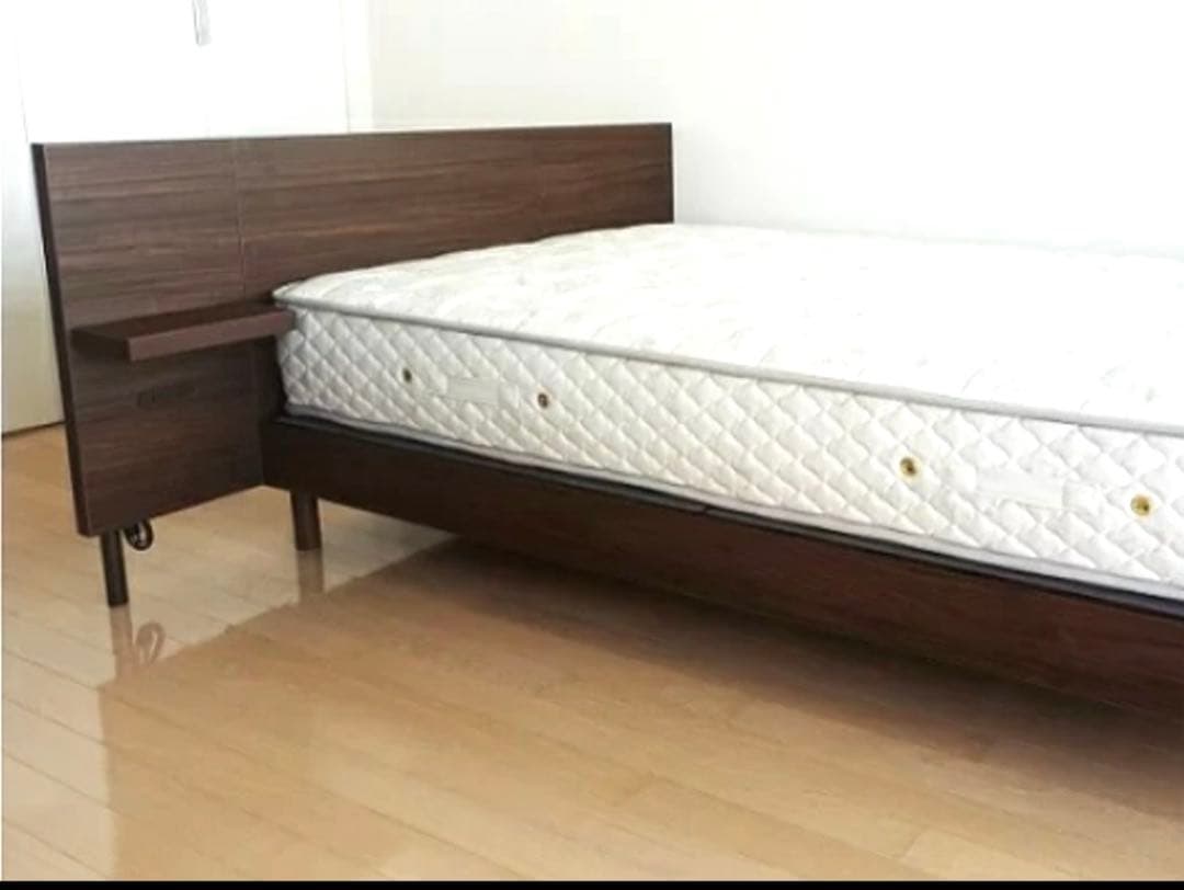 ニホンベッド シングル ベッドフレーム ＋ サイドテーブル NIHON BED / ニホンベッド | 家具・家電のサブスク通販【subsclife