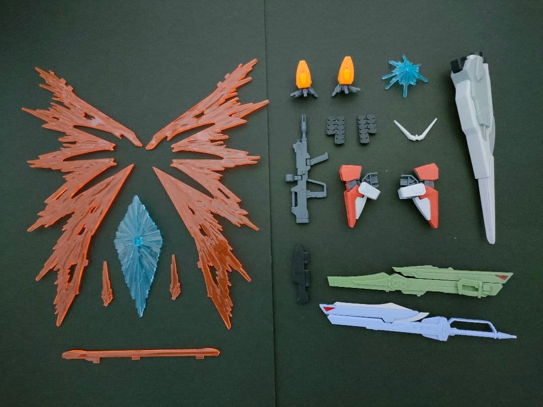 HG デスティニーガンダム(ハイネ専用機)＆ゼウスシルエット[海外製]の