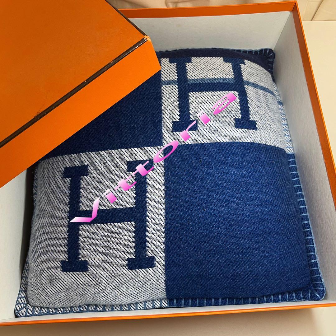 Hermes エルメスHロゴカシミア100% ブルークッション