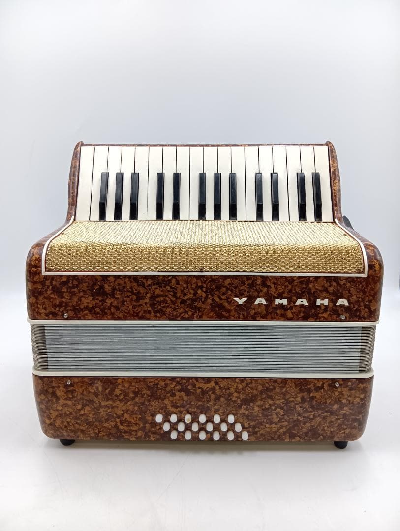 レトロ ヤマハ アコーディオン 30鍵盤 ハードケース付き - メルカリ