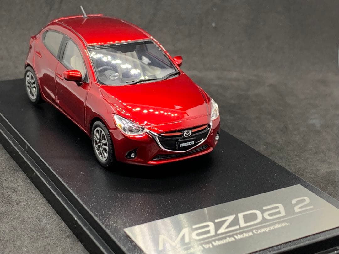 マツダ Mazda2 1/43ミニカー ソウルレッドクリスタルメタリック - メルカリ