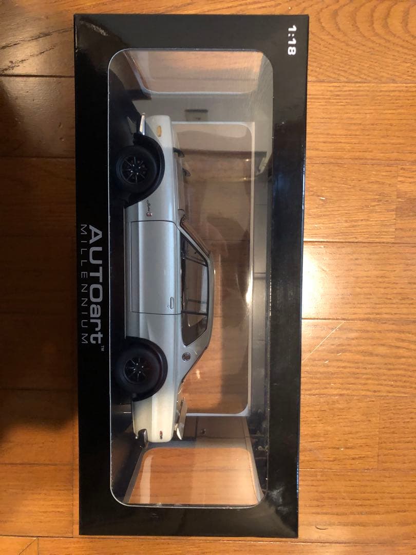 1/18 オートアート ハコスカGTーR (KPGC10) チューンドバージョン Amazon | AUTOart 1/18 日産 スカイライン GT-R (KPGC10) チューンド