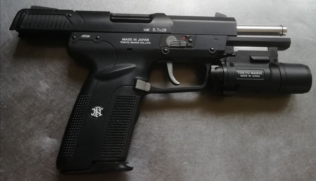 ⭐東京マルイ FN5-7 ファイブセブン&ライトセット ガスブロ⭐ケース付