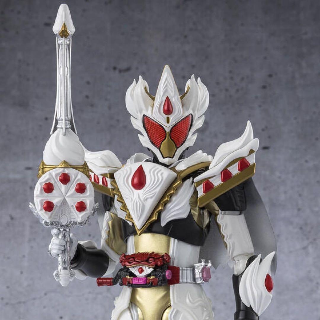 新品未開封品　S.H.Figuarts 仮面ライダーガヴ ケーキングフォーム