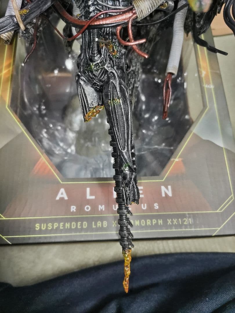 NECA ネカ サスペンデッド ラボ ゼノモーフ エイリアンロムルス - メルカリ