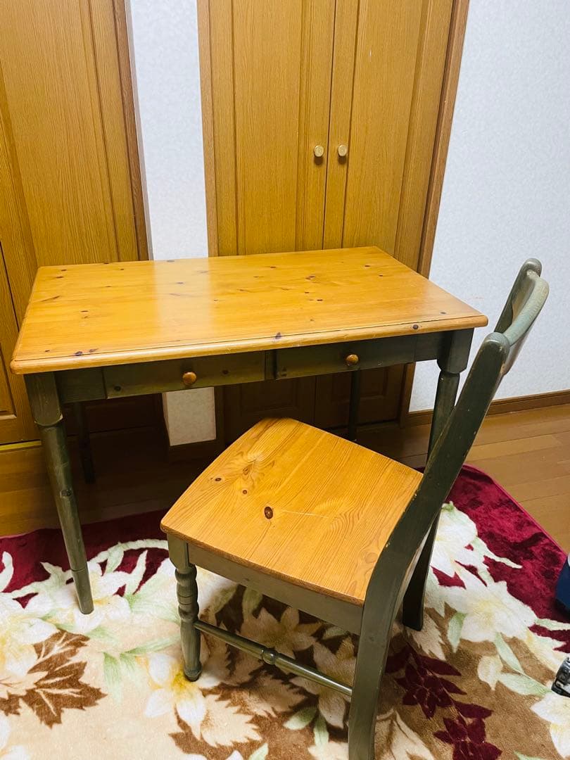 カントリー調　スェーデン製　机と椅子のセットです。 木製カントリースタイル 楽天市場】パイン材 ナチュラルカントリー 無垢木製 ダイニング9点