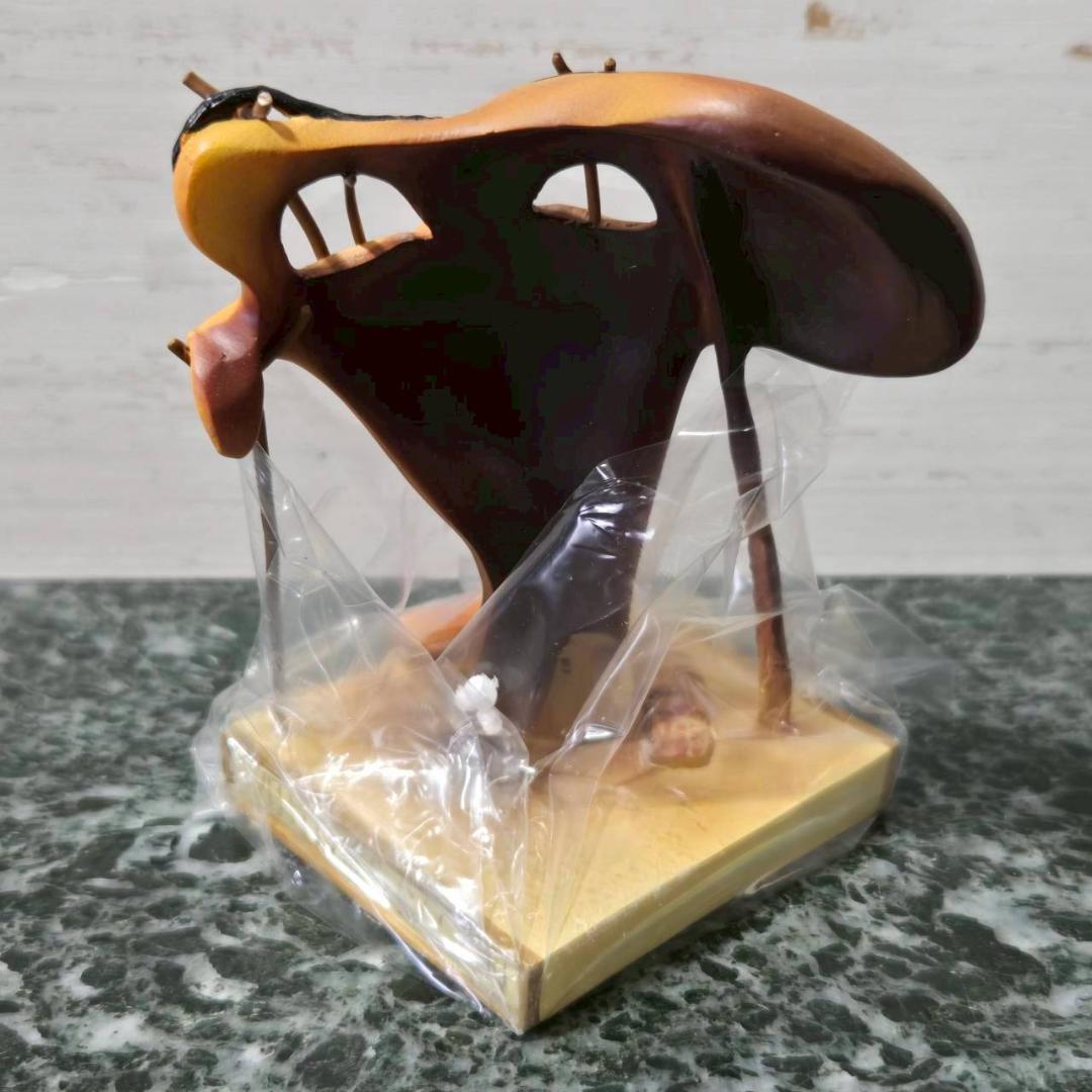 サルバドール・ダリ 焼いたベーコンのある柔らかい自画像 シュール
