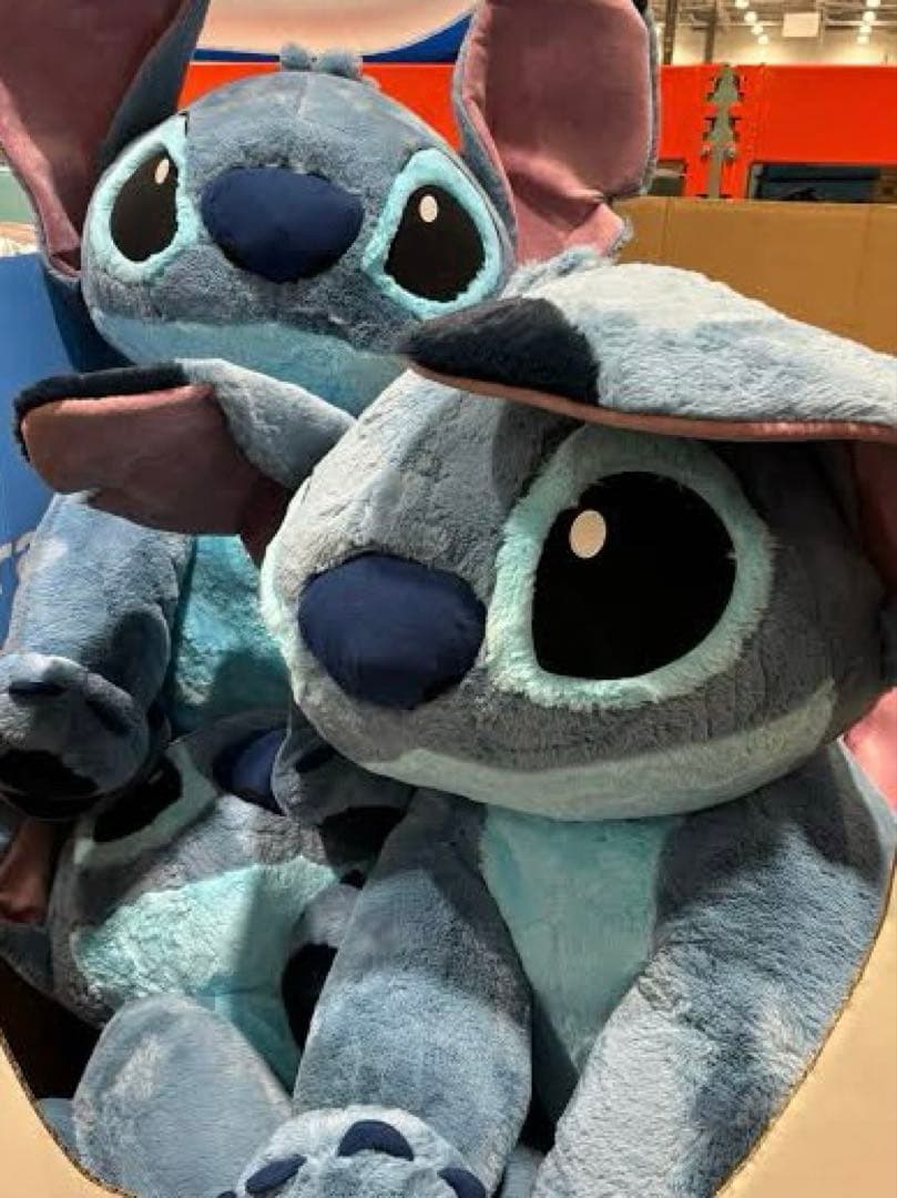 コストコ スティッチ ぬいぐるみ 新品 コストコ」に巨大スティッチが登場！ でっかいカートがいっぱいになる