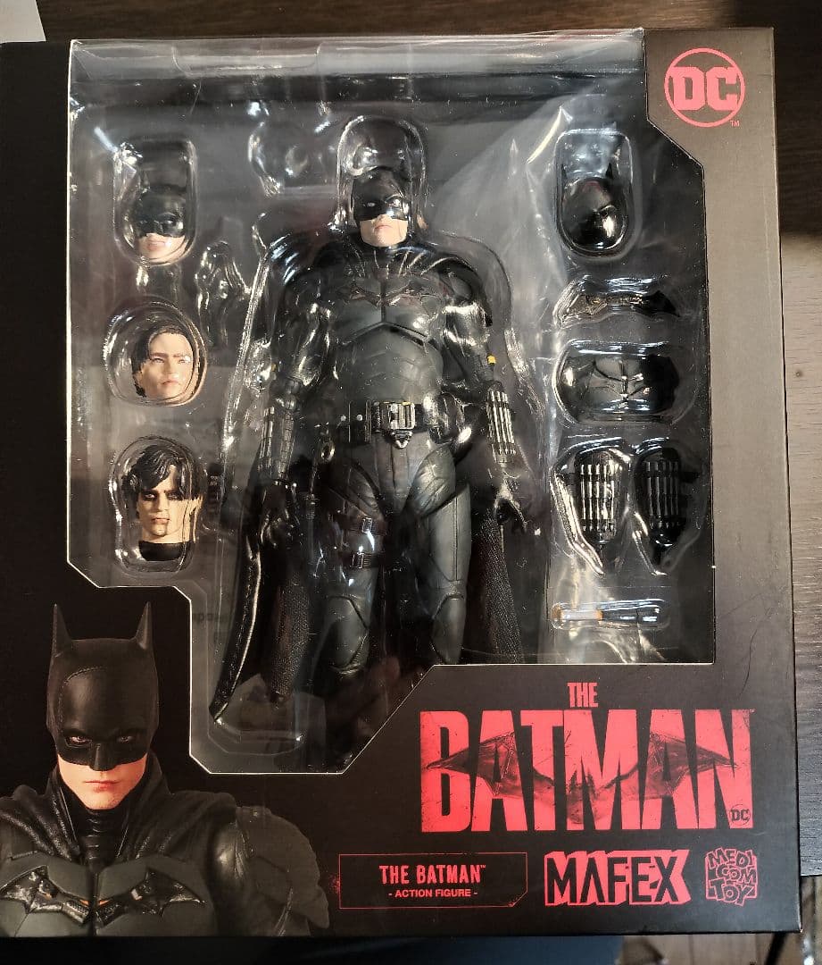 MAFEX ザ・バットマン 開封品 THE BATMAN－ザ・バットマン－』より「バットマン」のアクション