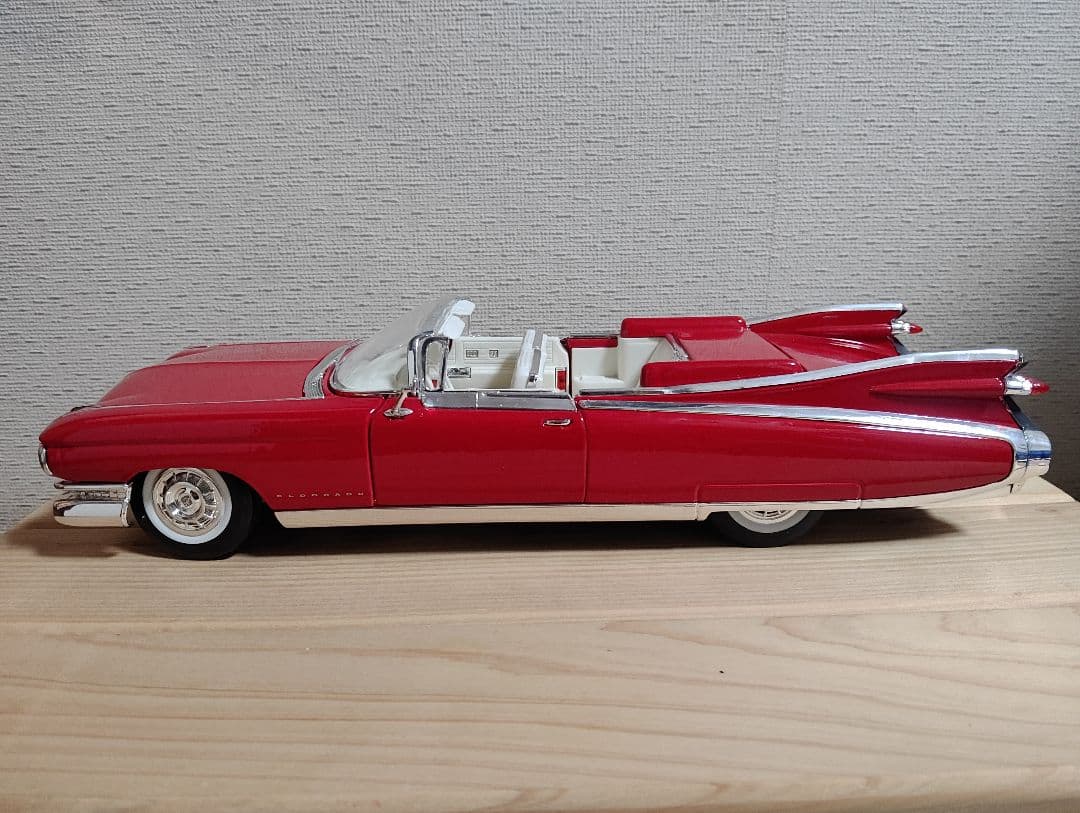 美品】Cadillac ELDORAD 1/18 MAISTO 希少 赤 - メルカリ