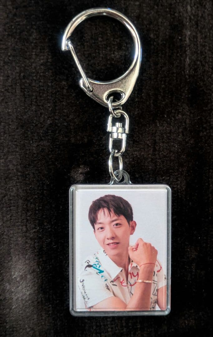 CNBLUE ジョンシン FNCKINGDOM2022 アクリルキーホルダー - メルカリ
