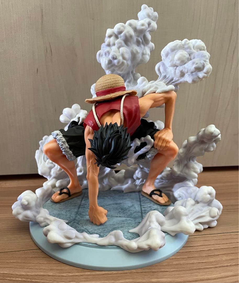 ワンピース 一番くじ 海賊王への道 B賞 ルフィ フィギュア ギア2 箱