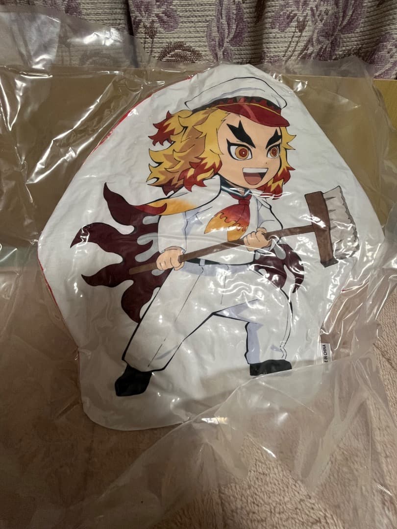 新品未使用鬼滅の刃 ufotable ラグーナ ダイカットクッション煉獄杏