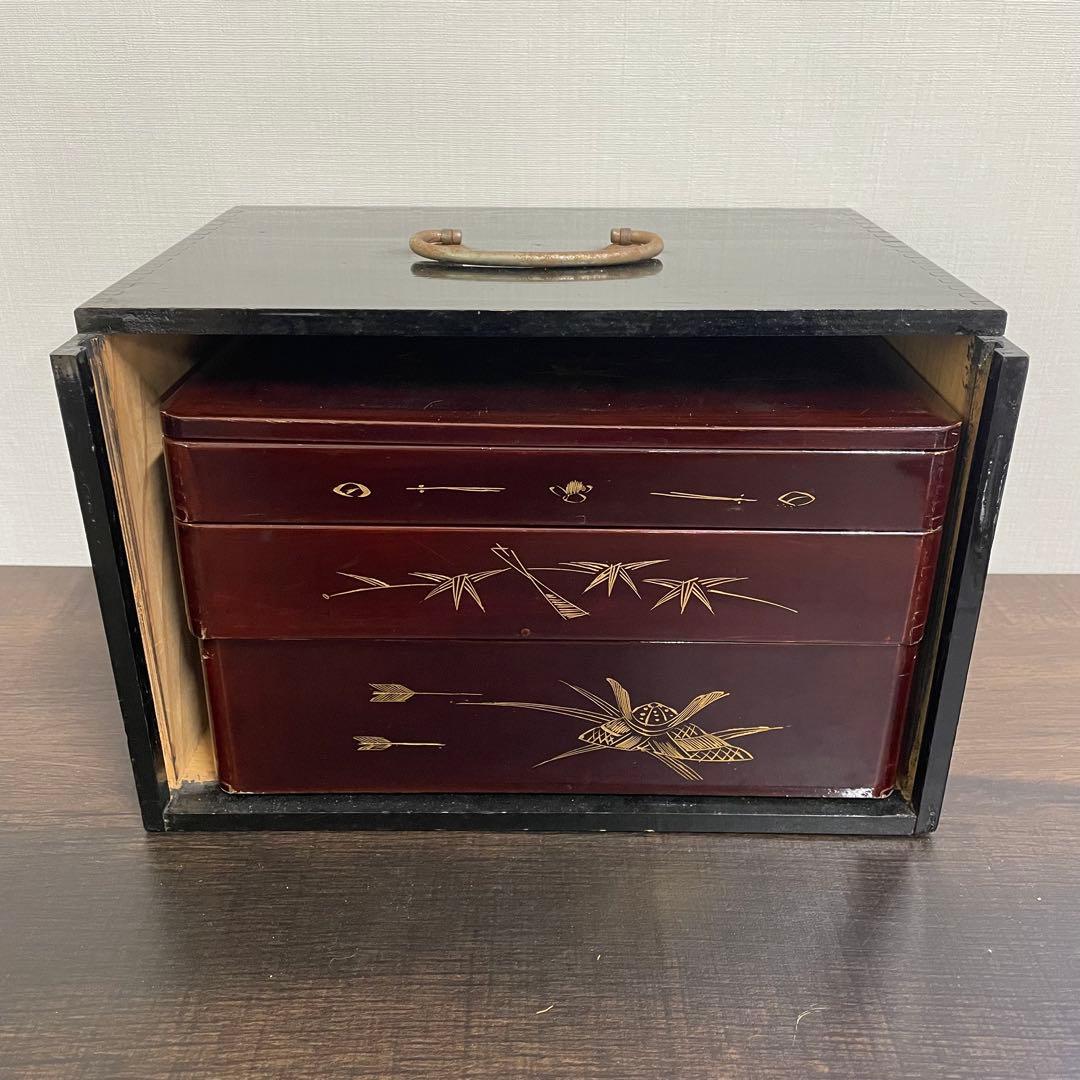骨董・漆器】天然木 漆塗 重箱 外箱付き 蒔絵（竹・矢）三段重提重