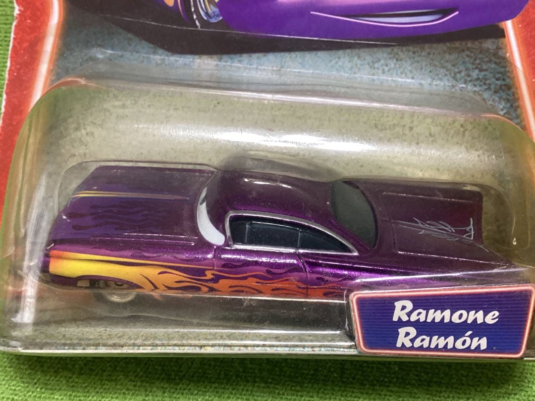 ディズニーカーズ マテル 新品 ラモーン ゴールド・パープル・グリーン