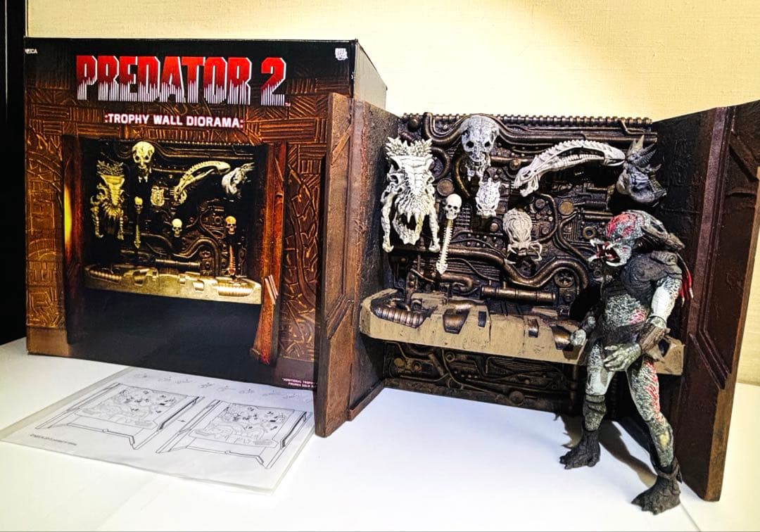 NECA プレデター2 トロフィーウォールジオラマ 限定版 - メルカリ