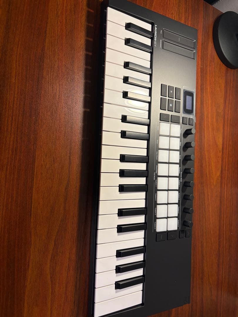 Novation Launchkey Mini37 Mk4 本体　箱のみ Launchkey Mini 37 MK4 | Novation
