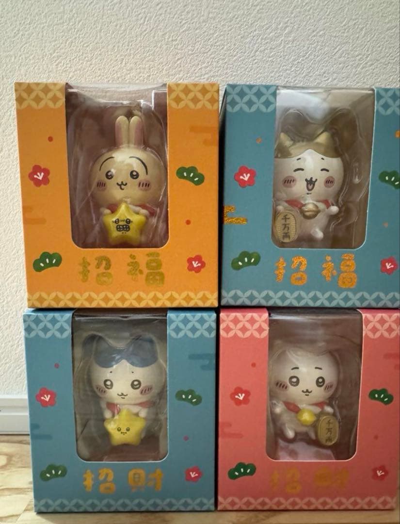 台湾限定 ちいかわ 金運を招く フィギュア 4体セット セブン - メルカリ