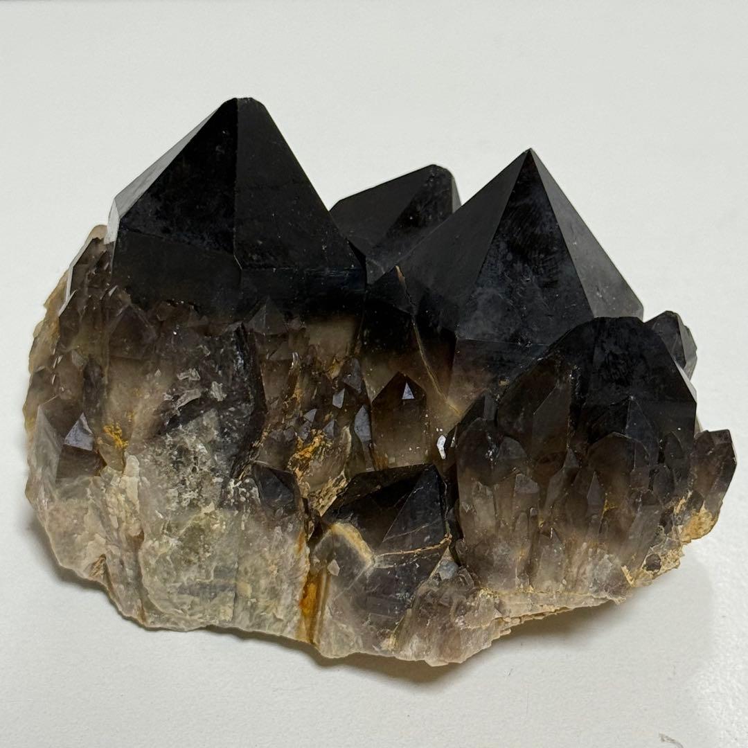 黒水晶 モリオン クラスター 漆黒 コンゴ産 原石 天然石 魔除け - メルカリ