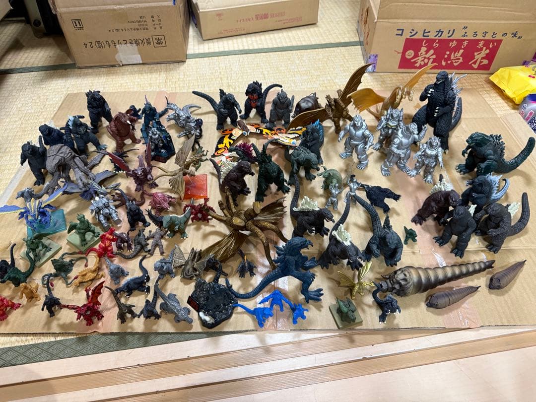 み*つ様 ゴジラ 怪獣 フィギュア 大量まとめ売り 自分だけの怪獣バトルを再現可能！ゴジラ、キングギドラ、3式機龍