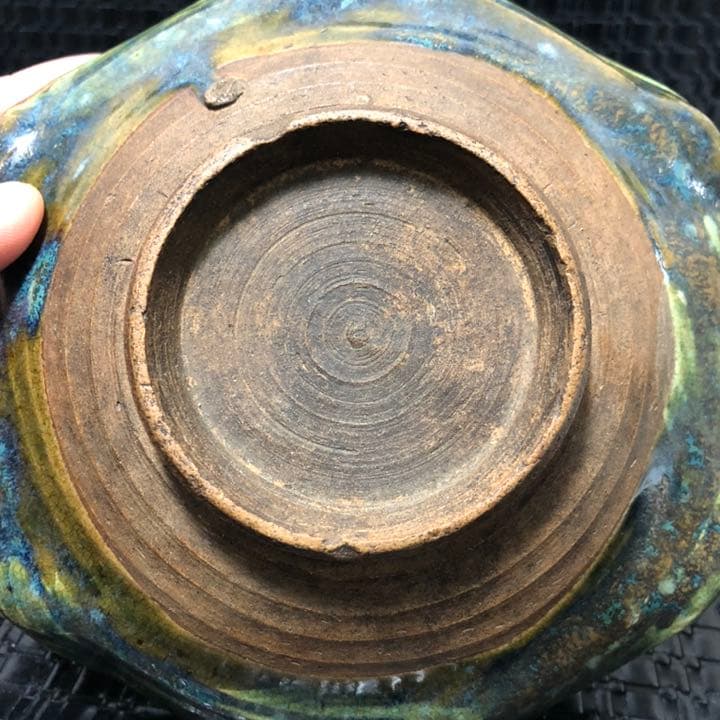 究極の美◼️蔵から美しい色合いの花鉢と思われる器が