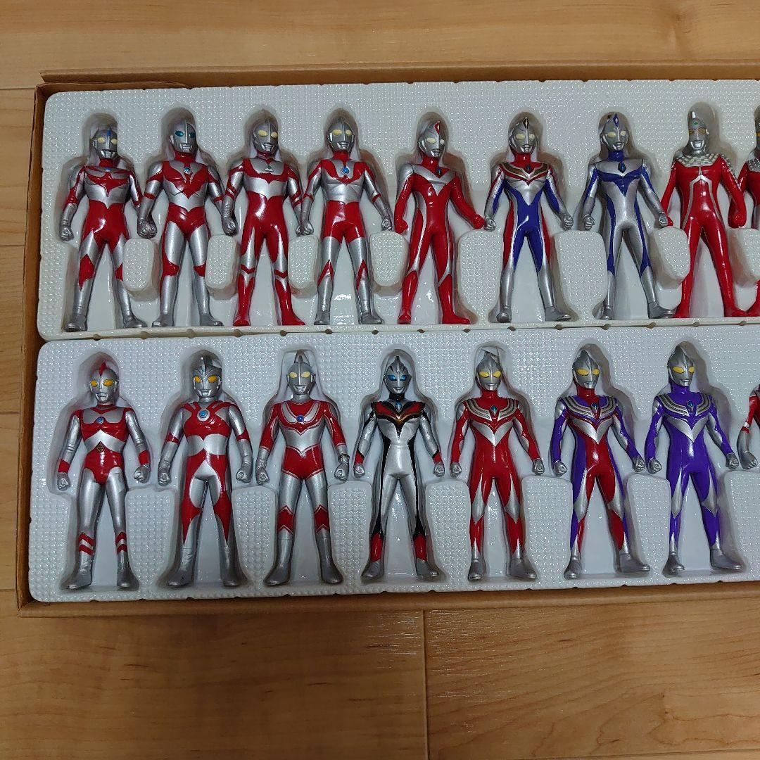 USED】ウルトラヒーローベスト21／フィギュアセット／ウルトラマン