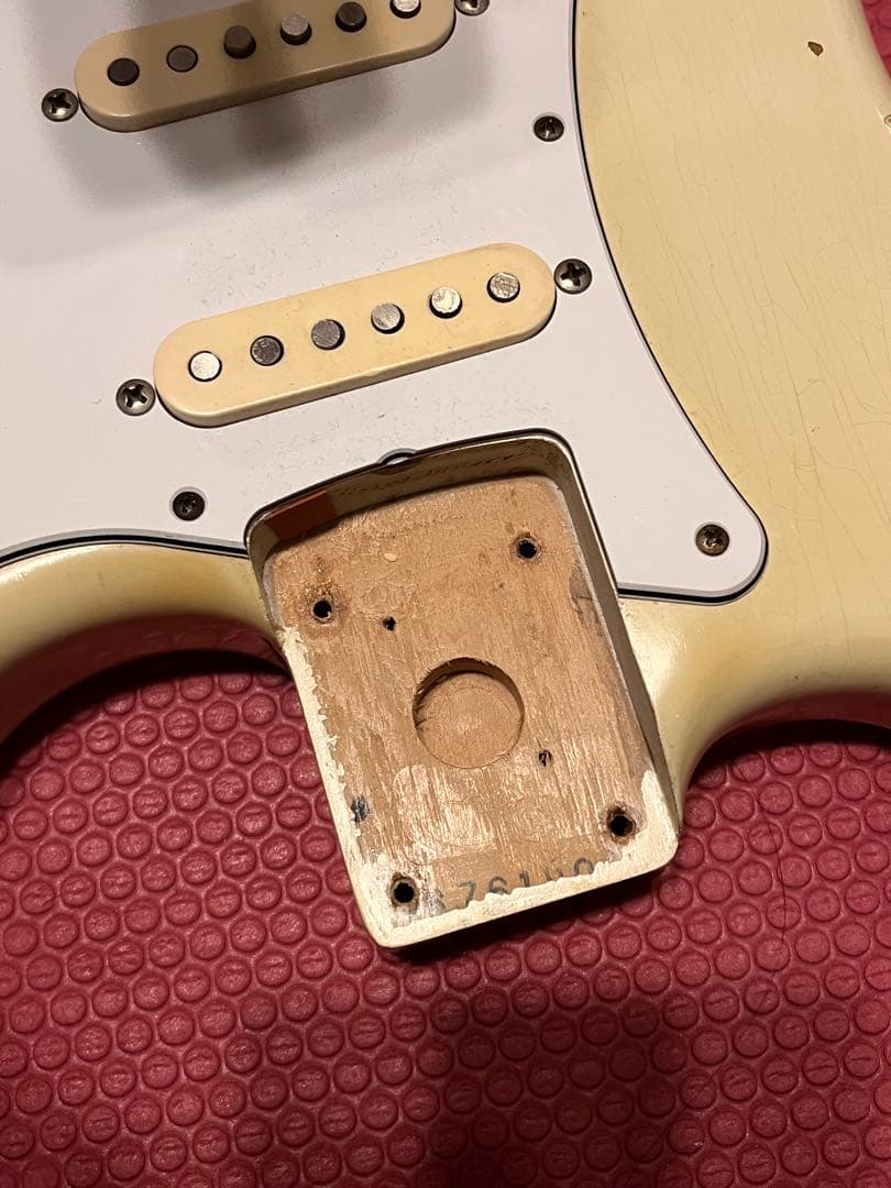 t*u様 超初期&CSPU搭載！Road Worn Stratocaster 白 - メルカリ