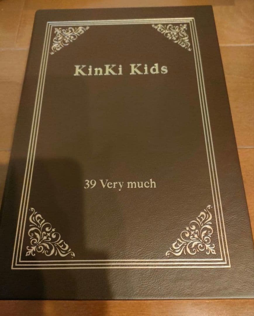 KinKi Kids 39 Very much チャームアクセサリー - メルカリ