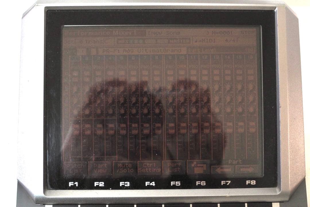 Roland Fantom-X6 シンセサイザー 動作確認済み ※液晶難あり - メルカリ