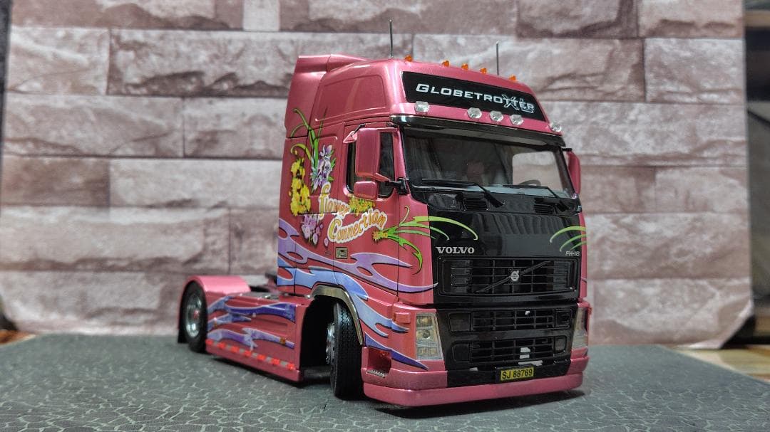イタレリ デコトラ ボルボ FH-16 トレーラーヘッド 完成品 - メルカリ