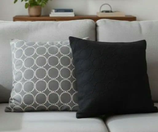 KAZKAZ❤パイピングクッションカバー❤black＆grey Blurred pattern クッションカバー グレー 45cm角 – ザ クッション