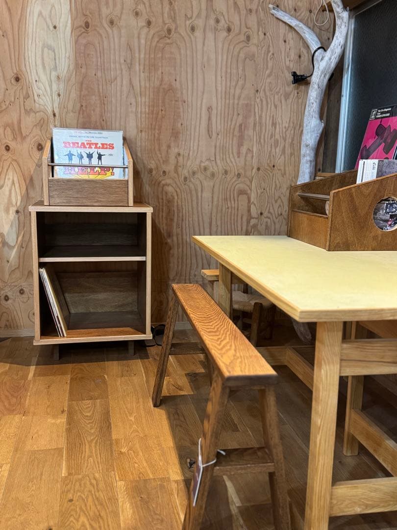 レコードオープンシェルフ レコード、アンプ、レコードプレーヤーなど