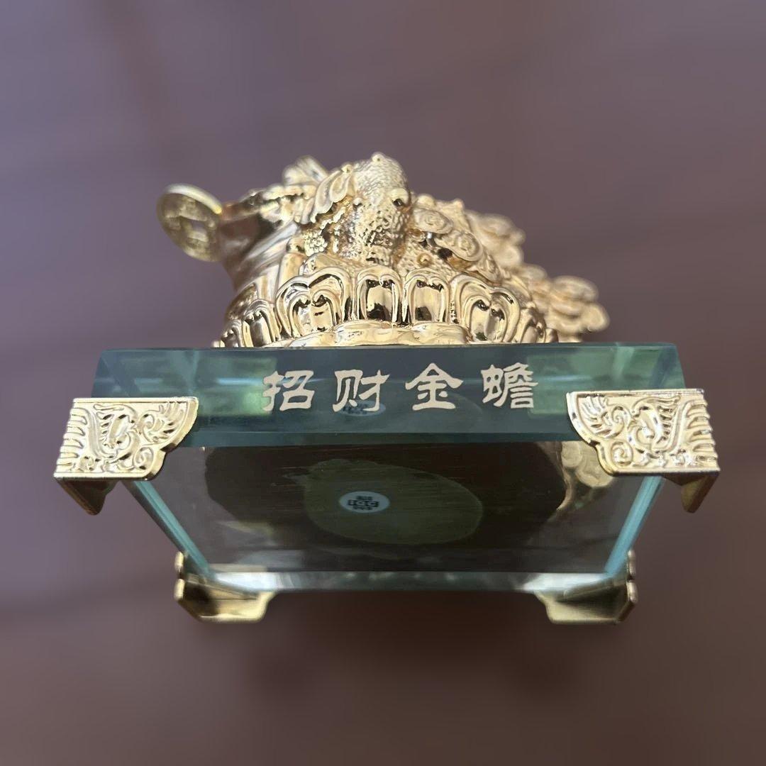 金色のカエルの置物 幸運の象徴 - メルカリ