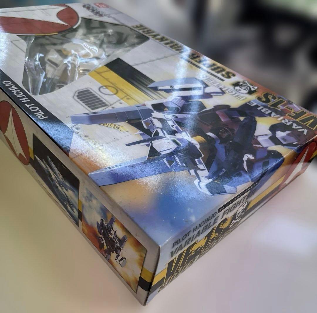 未使用】1/55VF-1S スーパーバルキリー ロイ•フォッカー機 可変戦闘機
