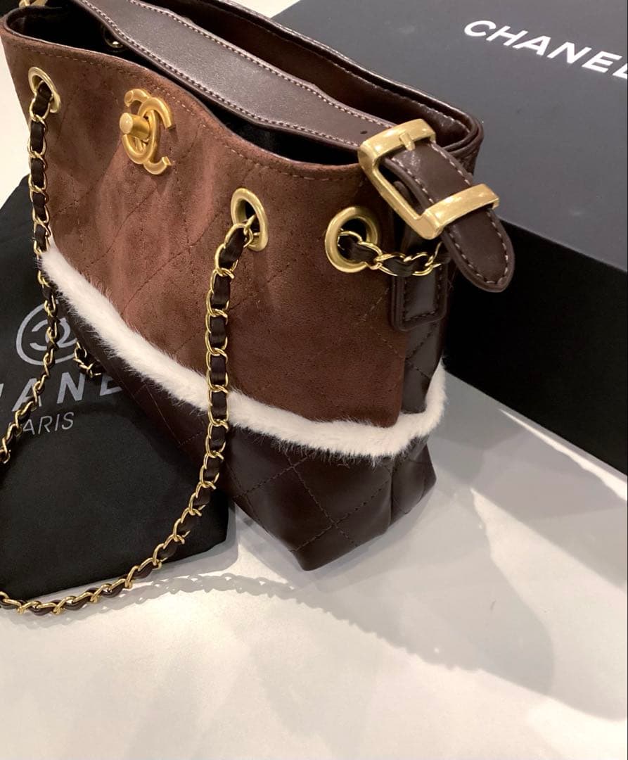 シャネル ファーラインキルティングショルダーバッグ ブラウン