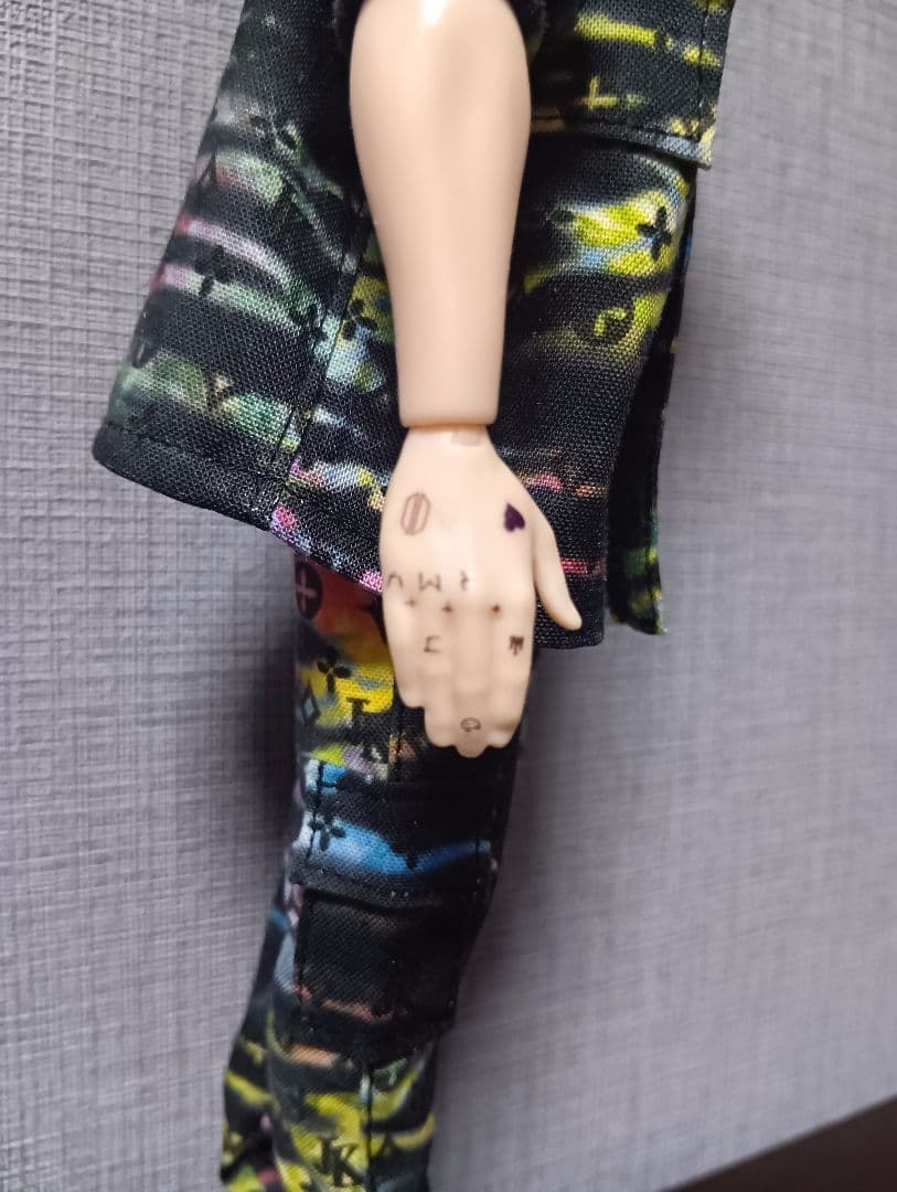 K-POP btsマテルドール ジョングク服セット リペイント済 - メルカリ