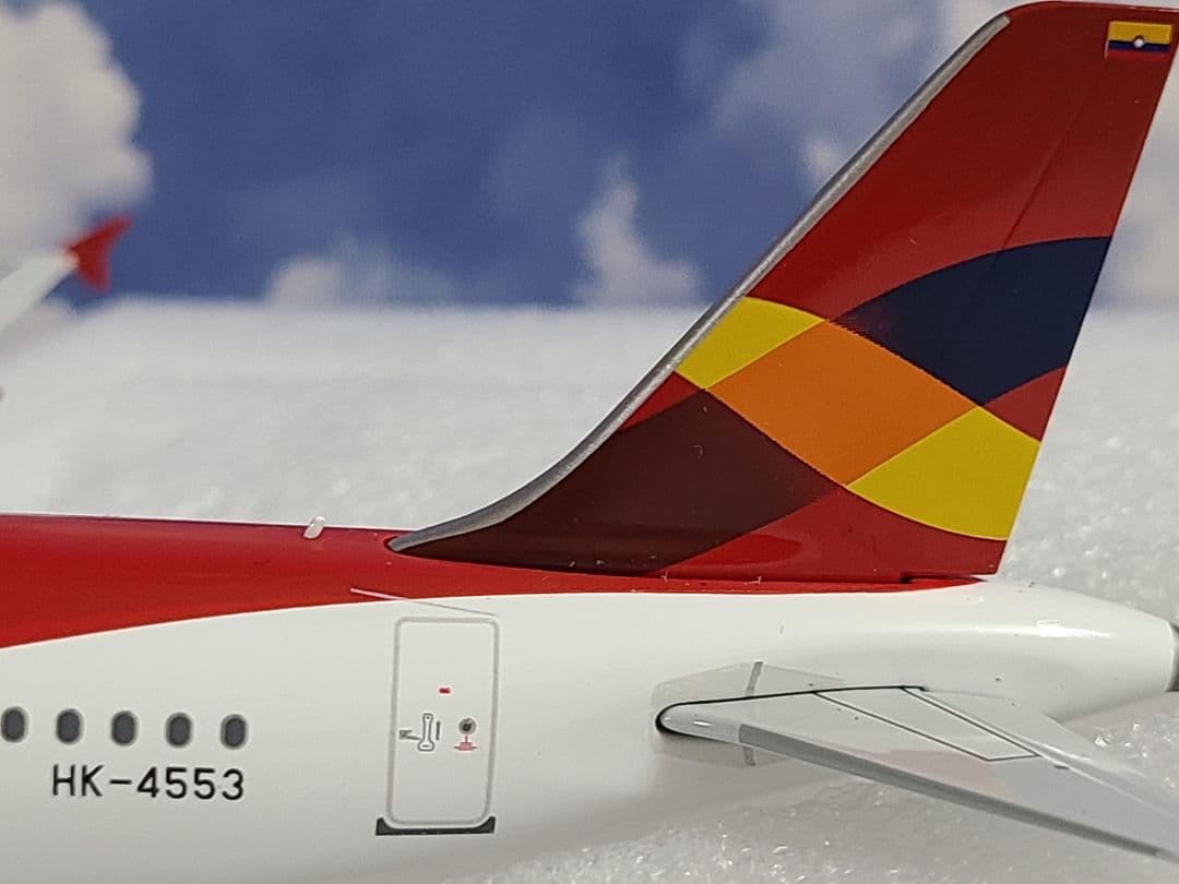 1/200 A319-112 アビアンカ航空 HK-4553 スタンド付属 - メルカリ