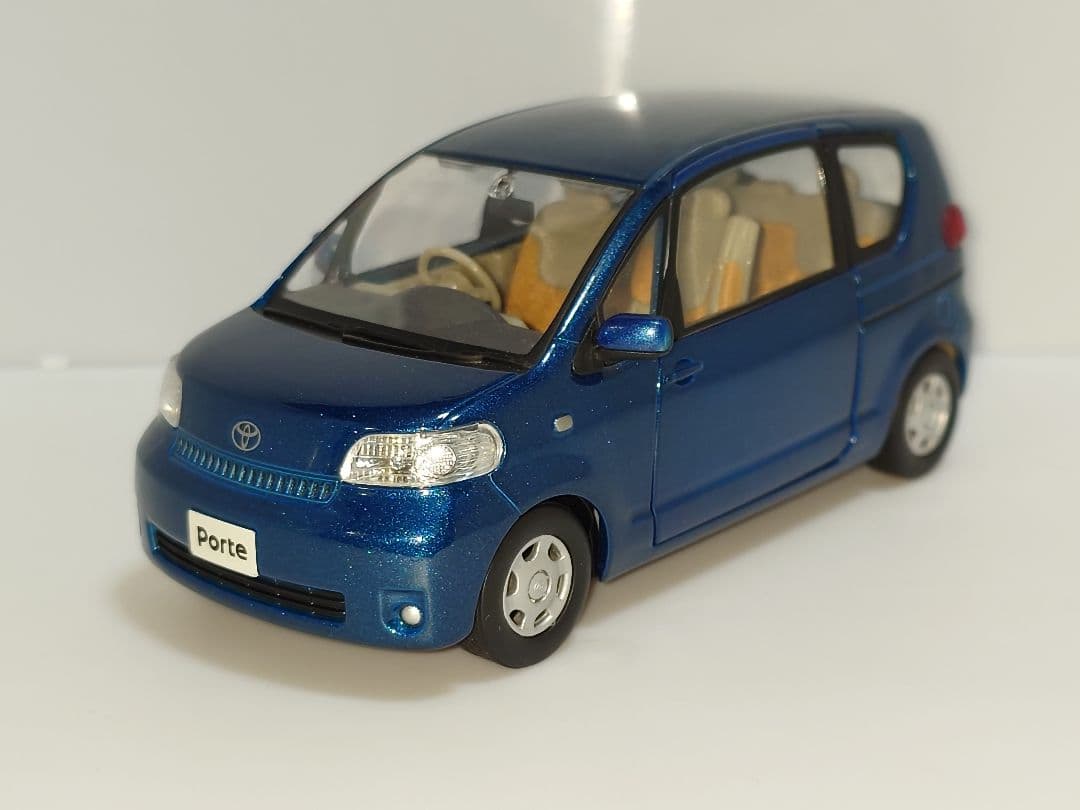トヨタ ポルテ 初期型 カラーサンプル ミニカー ブルー 1/30 - メルカリ