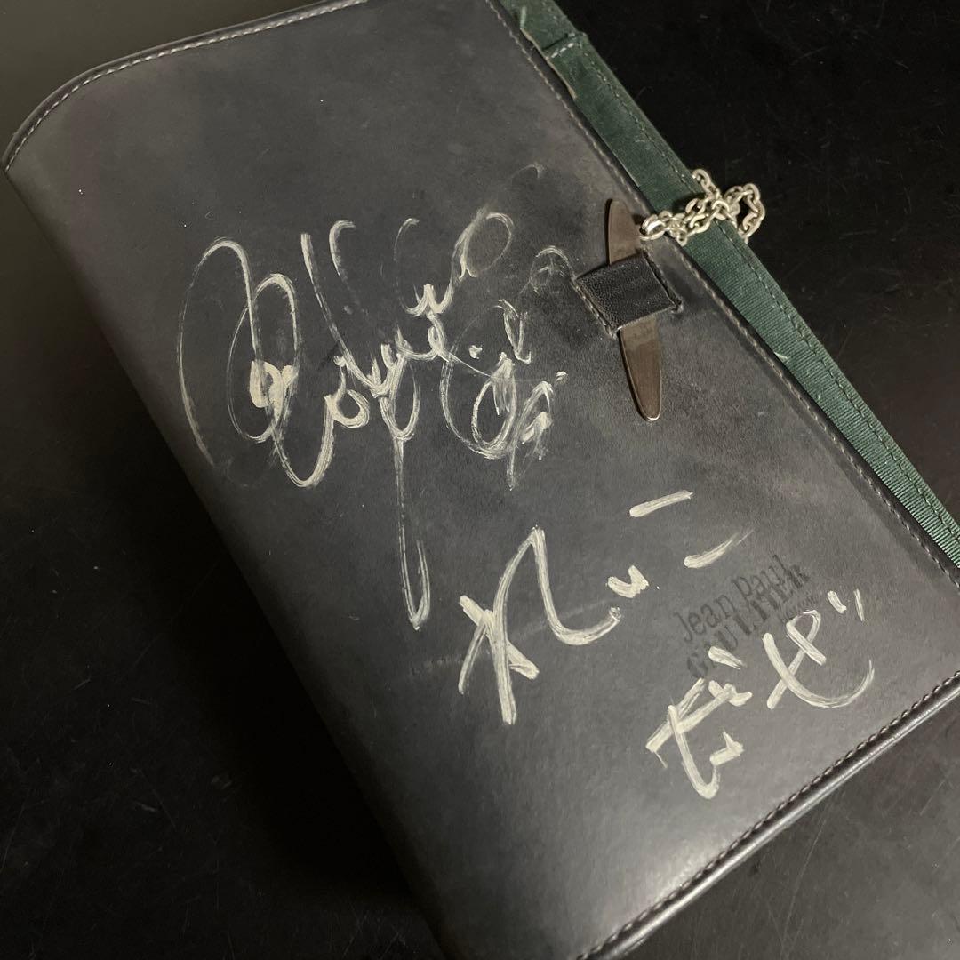 hideさん、SUGIZO さんの直筆サイン hideさん、SUGIZO さんの直筆サイン hideさん、SUGIZO さんの直筆