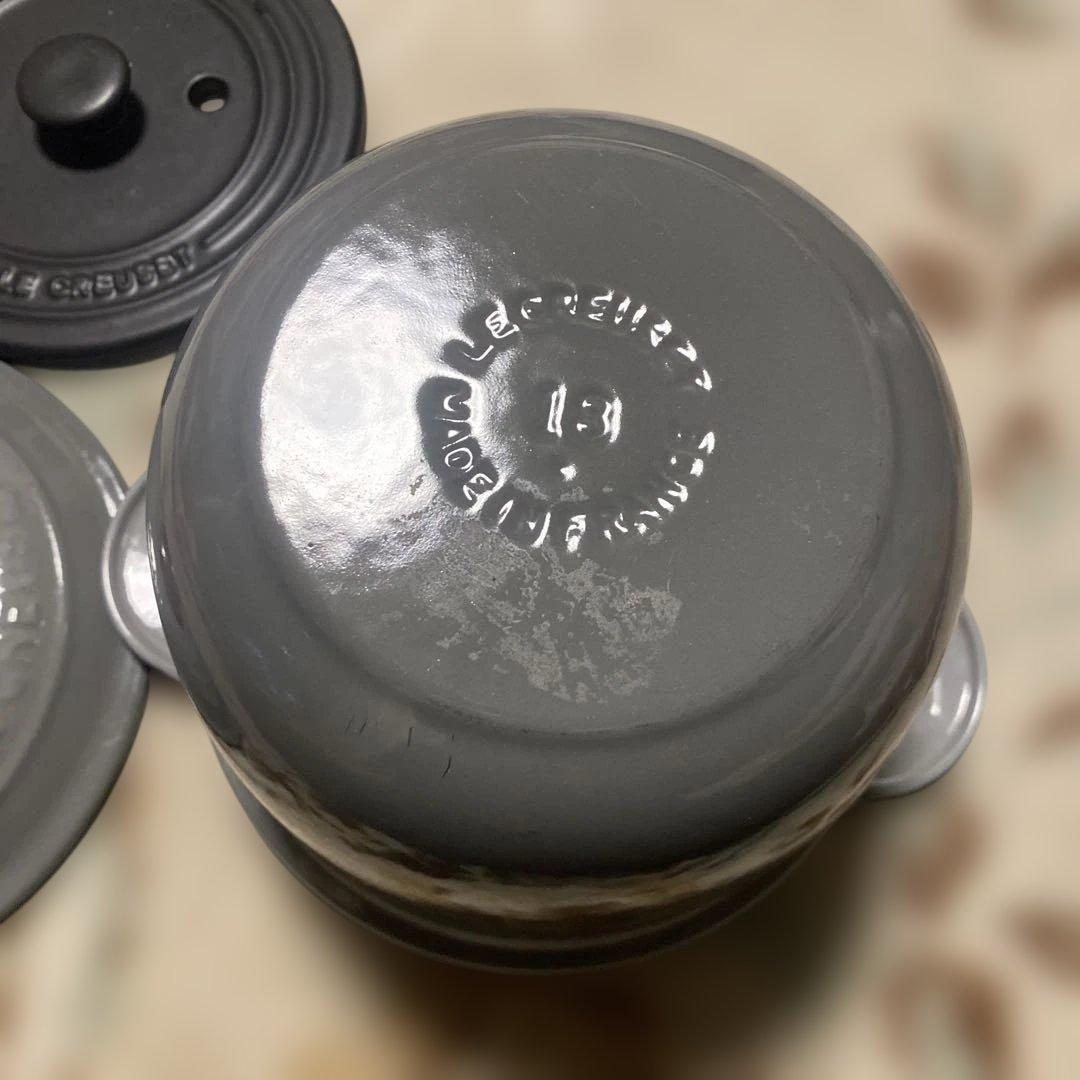 LE CREUSET 鋳鉄製 両手鍋 グレー - メルカリ